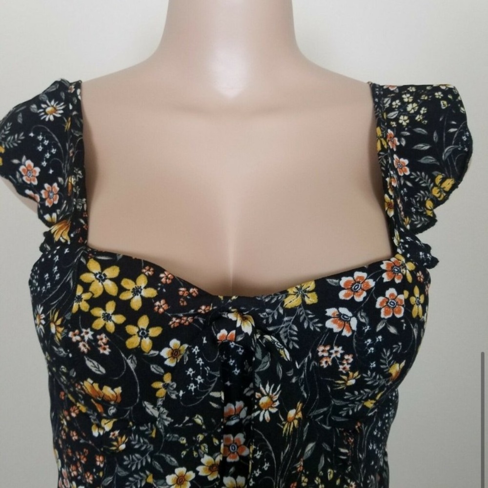 NWOT dark floral tank crop top
